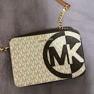 Michael Kors Crossbody Bag